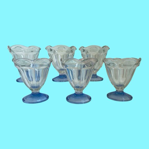 Vtg Unusual Anchor Hocking 4” Tulip Ice Cream Cups Set Of 6 Clear Cup Blue Base - Picture 4 of 13
